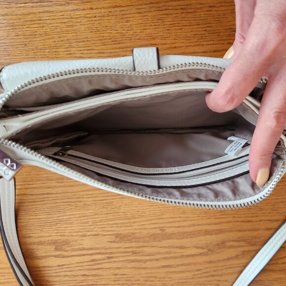 NATURALIZER 100% PU FAUX  WHITE LEATHER CROSSBODY BAG - Picture 6 of 9